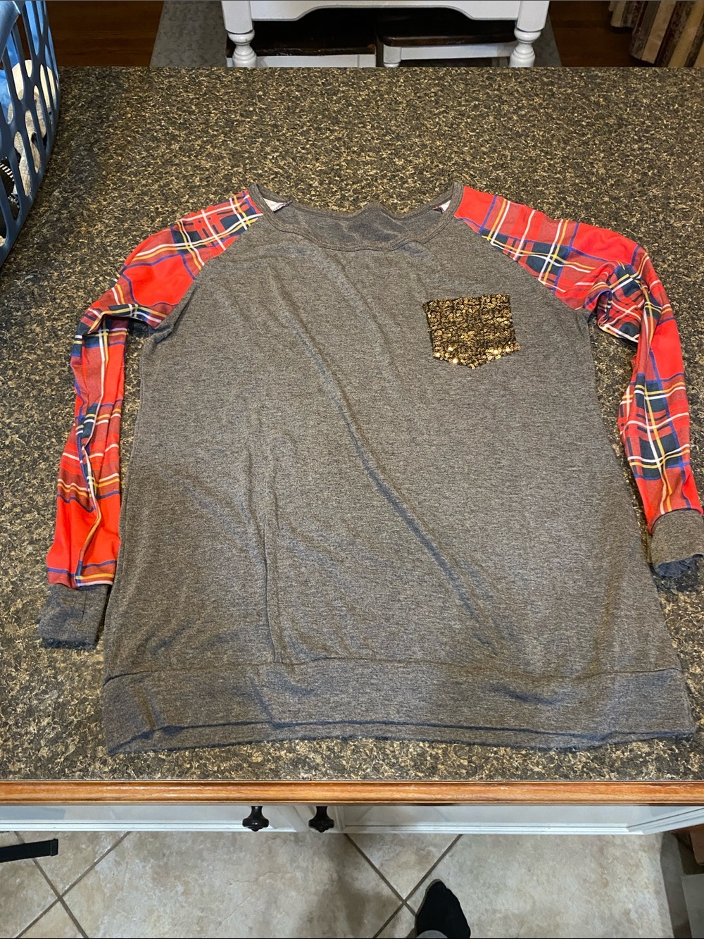Woman’s Gray Plaid Sleeve Top with Sequin Pocket
